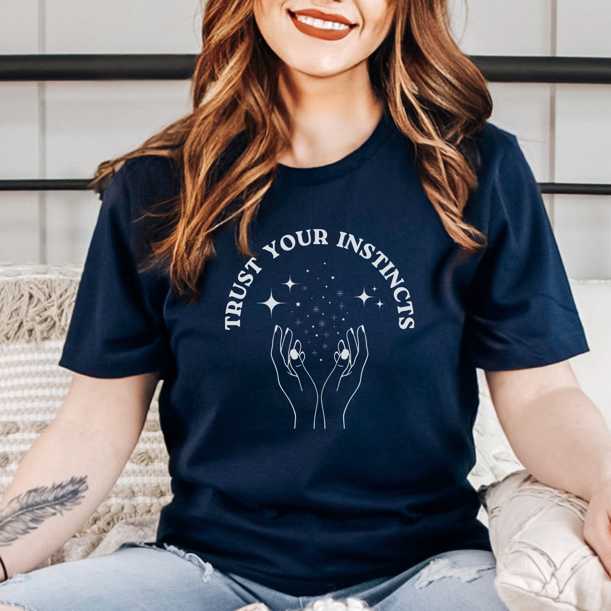 Trust your instincts - Bio Unisex T-Shirt