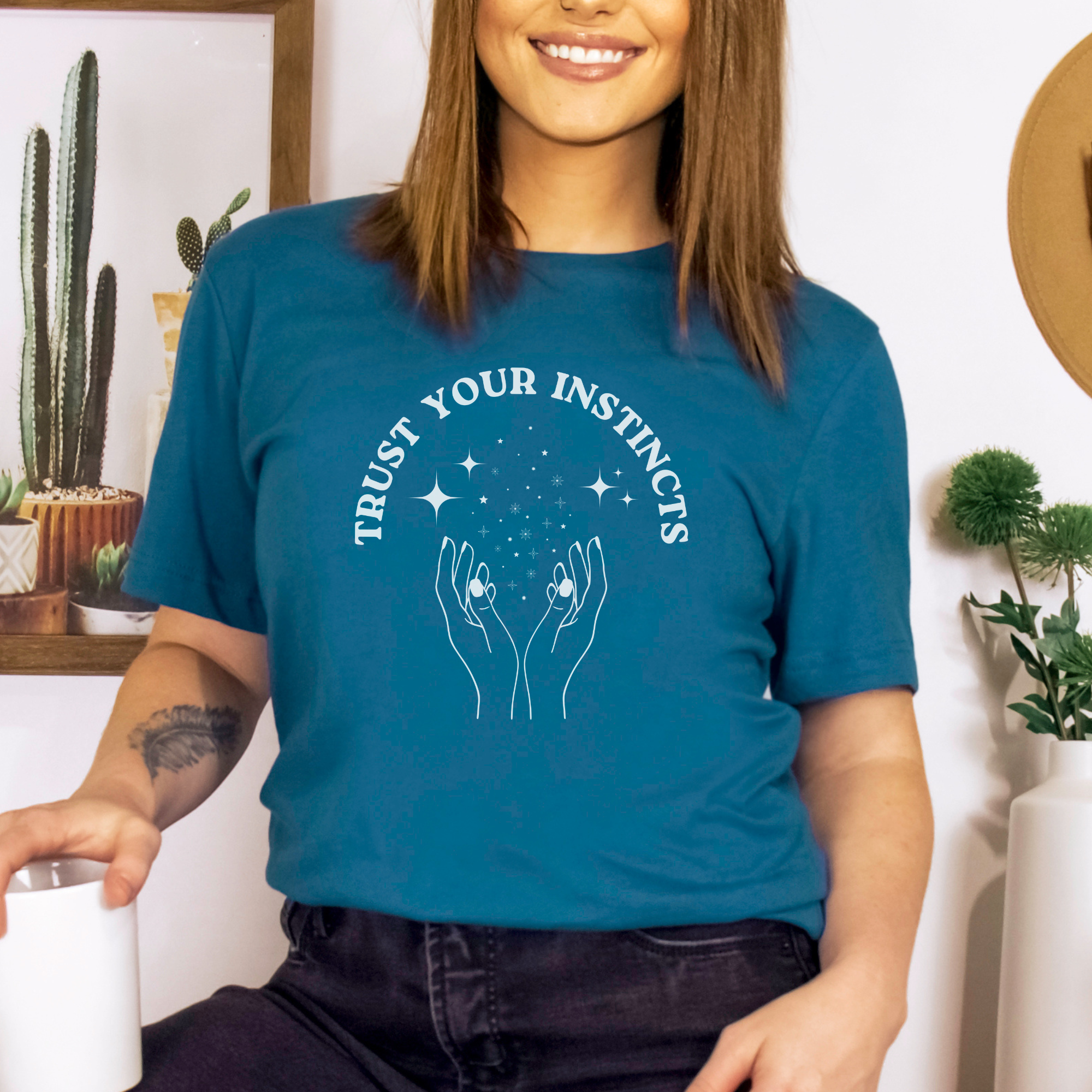 Trust your instincts - Bio Unisex T-Shirt