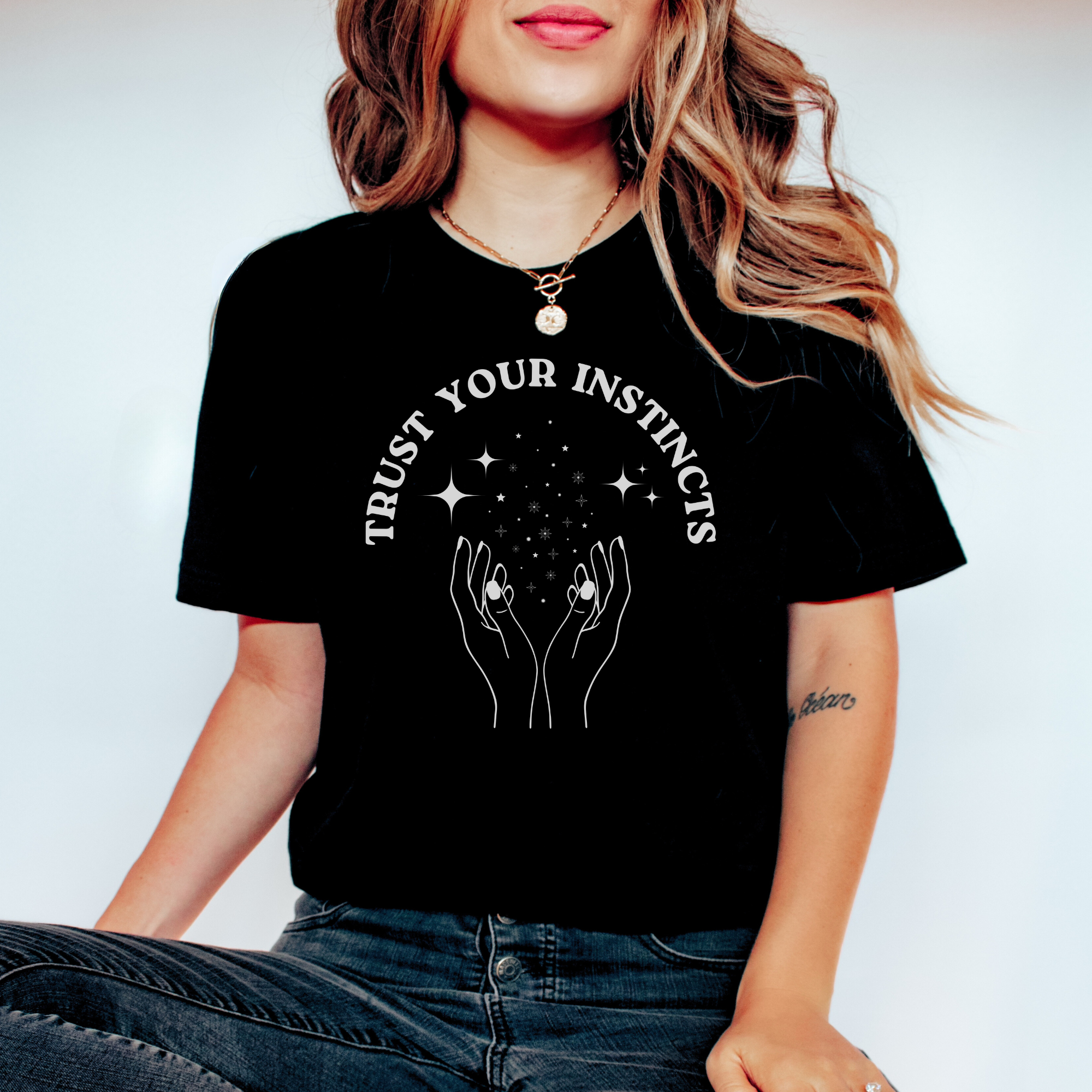 Trust your instincts - Bio Unisex T-Shirt